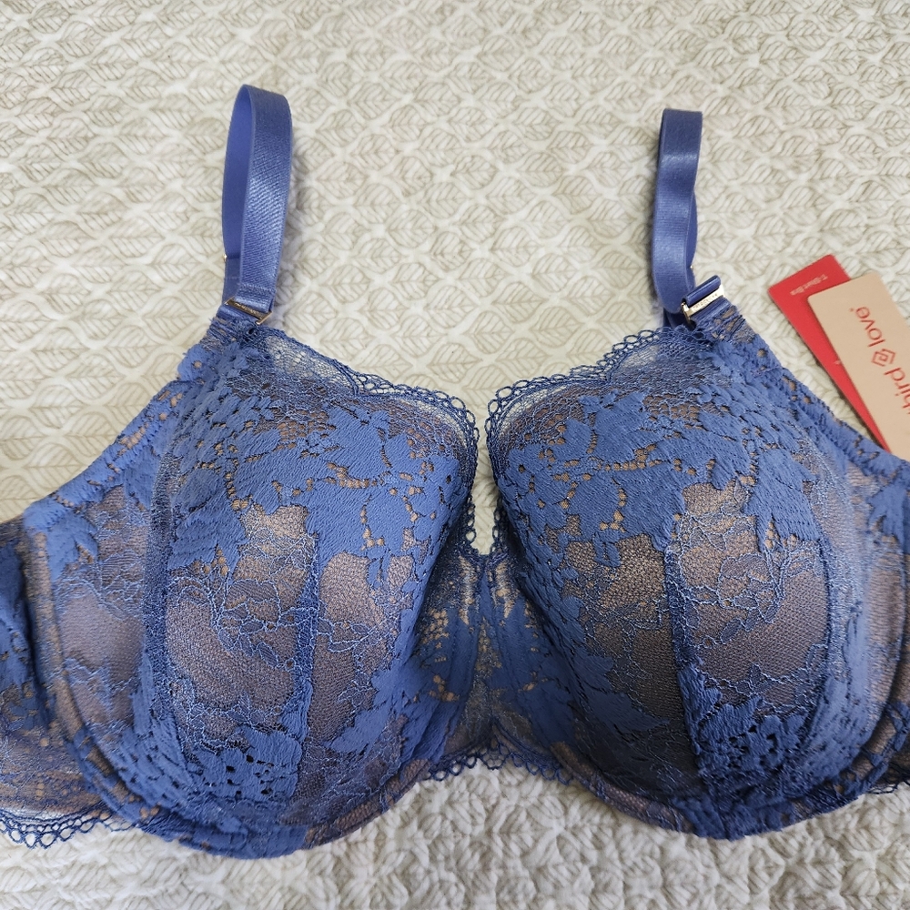 Elegant Lace Underwire Bra in Blue